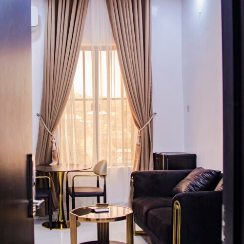 Executive Suite - Image 2