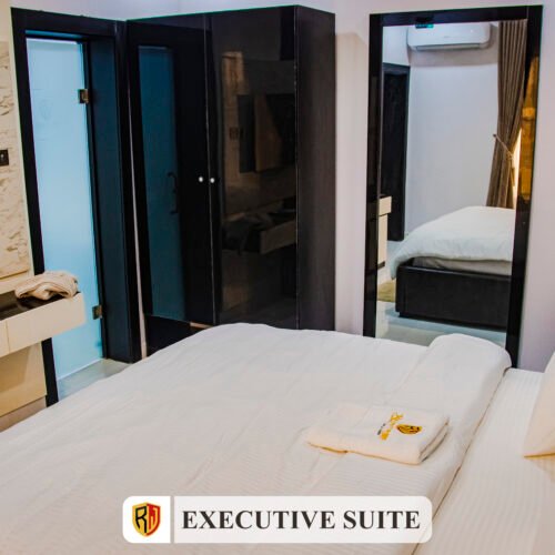 Executive Suite - Image 10